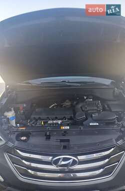Внедорожник / Кроссовер Hyundai Santa FE 2014 в 