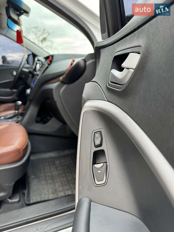 Внедорожник / Кроссовер Hyundai Santa FE 2013 в Львове