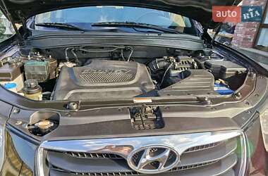 Внедорожник / Кроссовер Hyundai Santa FE 2010 в 