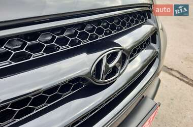Внедорожник / Кроссовер Hyundai Santa FE 2008 в 