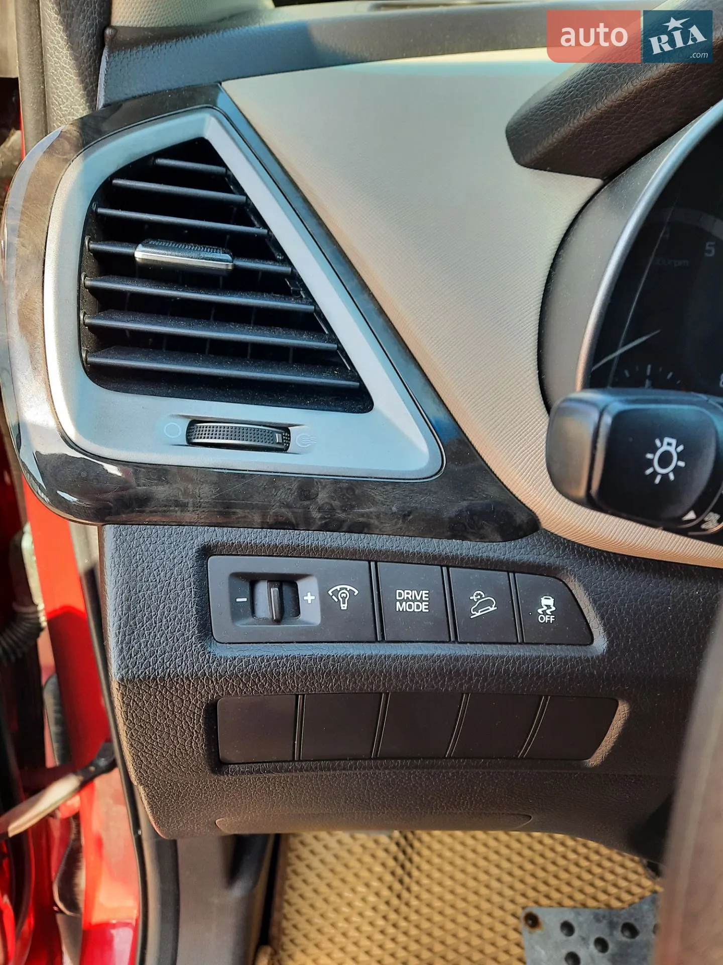 2016 Hyundai Santa Fe - мініатюра 26