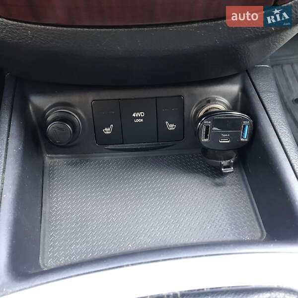 Позашляховик / Кросовер Hyundai Santa FE 2008 в Києві