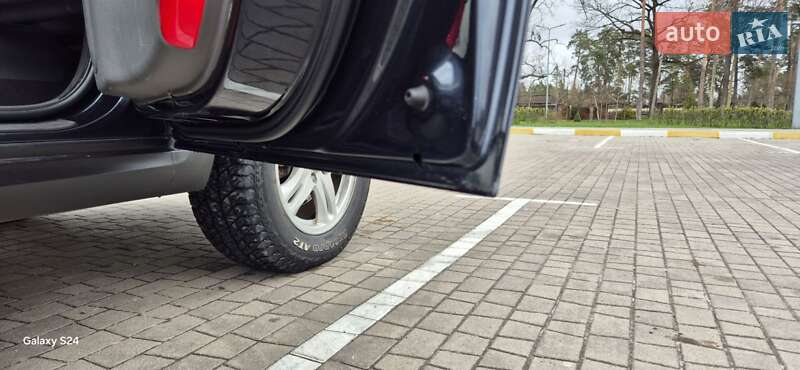 Позашляховик / Кросовер Hyundai Santa FE 2010 в Ірпені