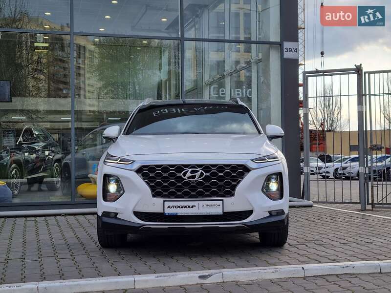 Внедорожник / Кроссовер Hyundai Santa FE 2019 в 