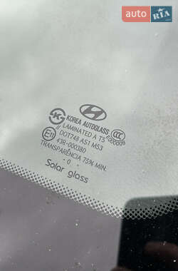 Внедорожник / Кроссовер Hyundai Santa FE 2011 в 