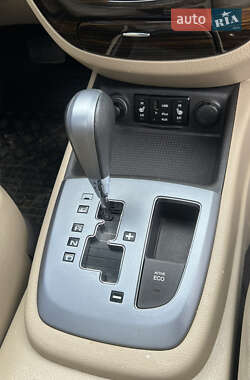 Внедорожник / Кроссовер Hyundai Santa FE 2011 в 