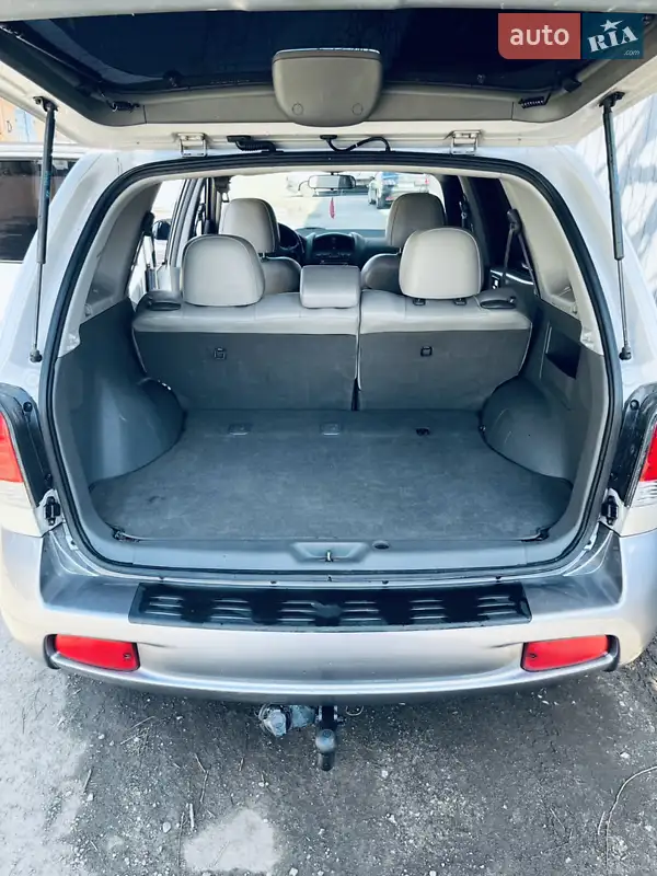 Внедорожник / Кроссовер Hyundai Santa FE 2005 в 