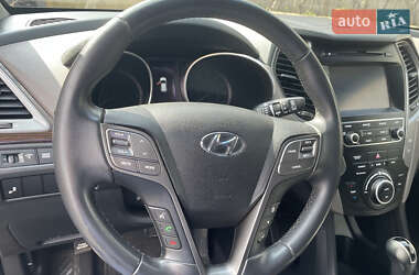 Внедорожник / Кроссовер Hyundai Santa FE 2016 в 