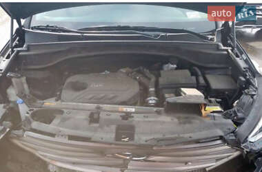 Внедорожник / Кроссовер Hyundai Santa FE 2016 в 