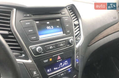 Внедорожник / Кроссовер Hyundai Santa FE 2016 в 