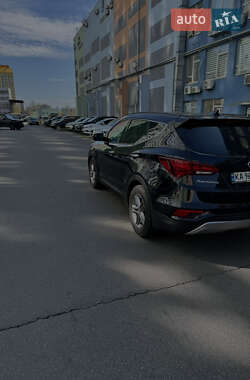 Внедорожник / Кроссовер Hyundai Santa FE 2016 в 
