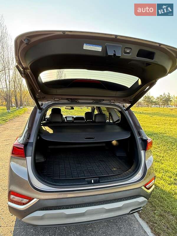 Позашляховик / Кросовер Hyundai Santa FE 2018 в Кам'янському