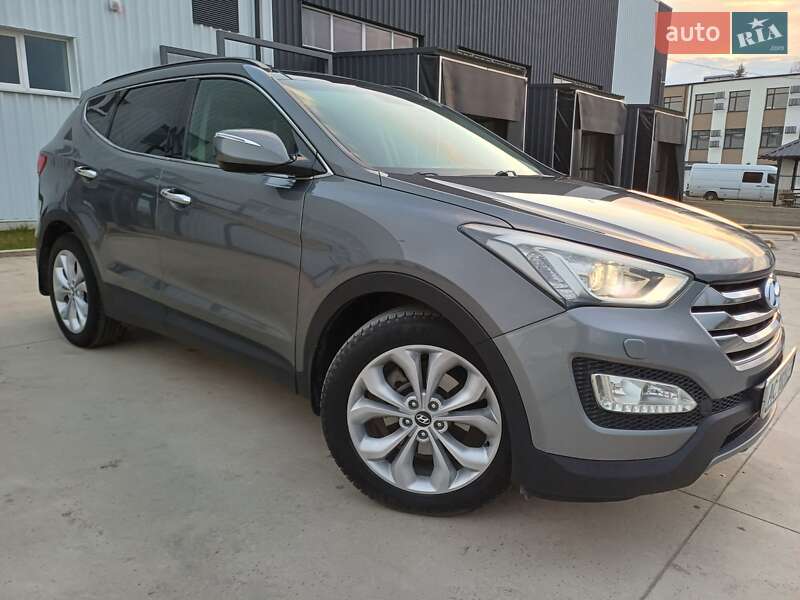 Внедорожник / Кроссовер Hyundai Santa FE 2014 в 