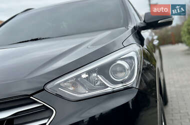 Позашляховик / Кросовер Hyundai Santa FE 2016 в 