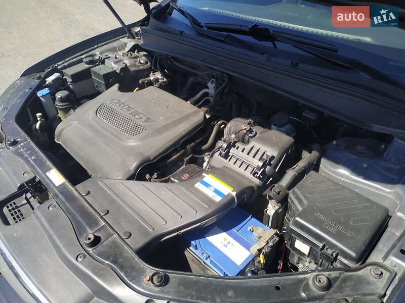 Позашляховик / Кросовер Hyundai Santa FE 2011 в Гадячі