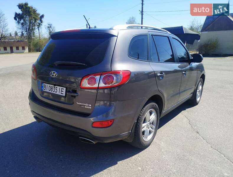 Позашляховик / Кросовер Hyundai Santa FE 2011 в Гадячі