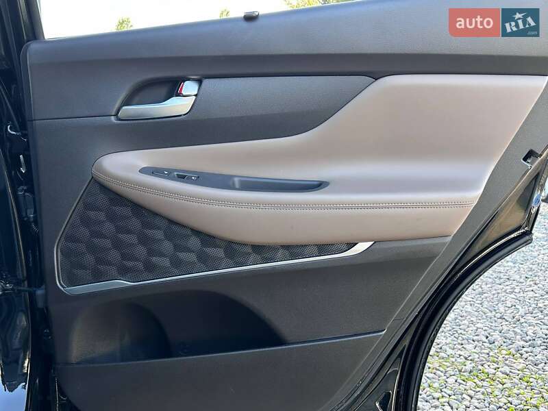 Позашляховик / Кросовер Hyundai Santa FE 2023 в Миколаєві