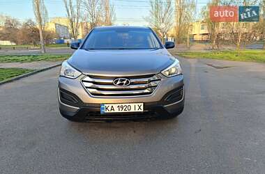 Позашляховик / Кросовер Hyundai Santa FE 2015 в 
