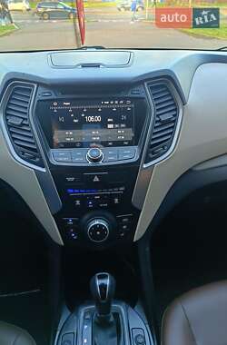 Позашляховик / Кросовер Hyundai Santa FE 2015 в 