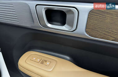 Внедорожник / Кроссовер Hyundai Santa FE 2024 в 