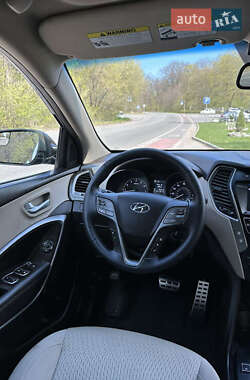Внедорожник / Кроссовер Hyundai Santa FE 2017 в 