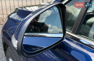 Внедорожник / Кроссовер Hyundai Santa FE 2018 в 