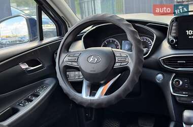 Внедорожник / Кроссовер Hyundai Santa FE 2018 в 