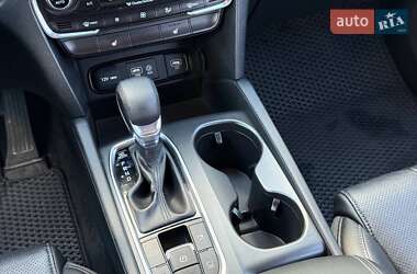 Внедорожник / Кроссовер Hyundai Santa FE 2018 в 