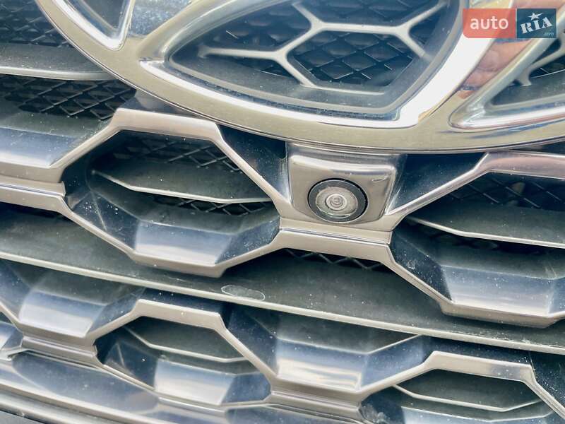 Внедорожник / Кроссовер Hyundai Santa FE 2019 в Киеве