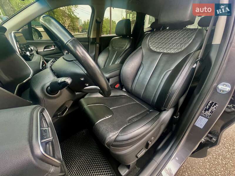 Внедорожник / Кроссовер Hyundai Santa FE 2019 в Киеве