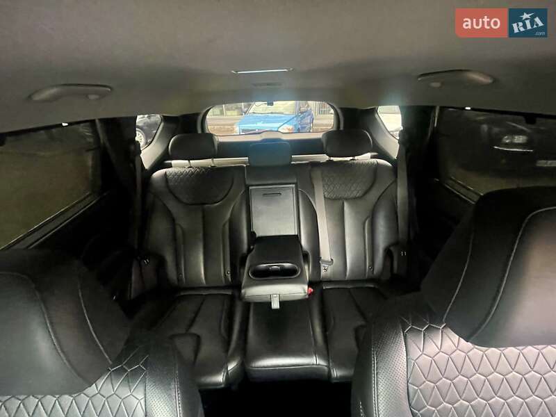Внедорожник / Кроссовер Hyundai Santa FE 2019 в Киеве