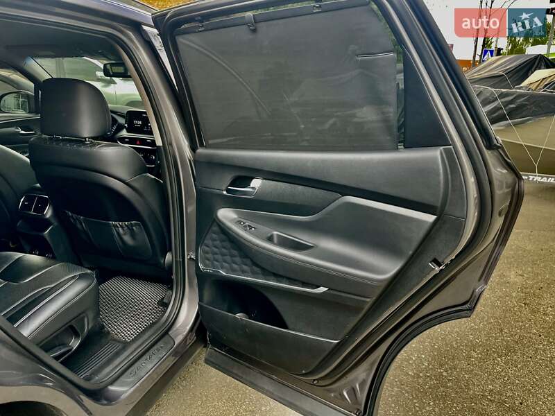Внедорожник / Кроссовер Hyundai Santa FE 2019 в Киеве