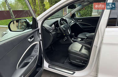 Внедорожник / Кроссовер Hyundai Santa FE 2015 в 