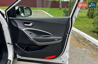 Внедорожник / Кроссовер Hyundai Santa FE 2015 в 