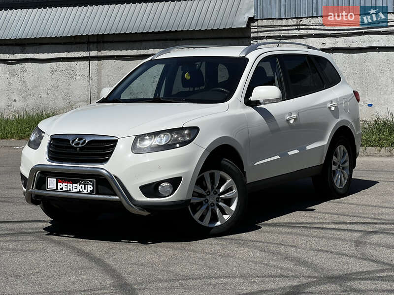 Внедорожник / Кроссовер Hyundai Santa FE 2010 в Киеве