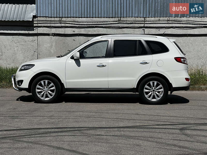 Внедорожник / Кроссовер Hyundai Santa FE 2010 в Киеве