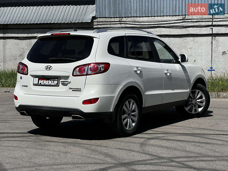 Внедорожник / Кроссовер Hyundai Santa FE 2010 в Киеве