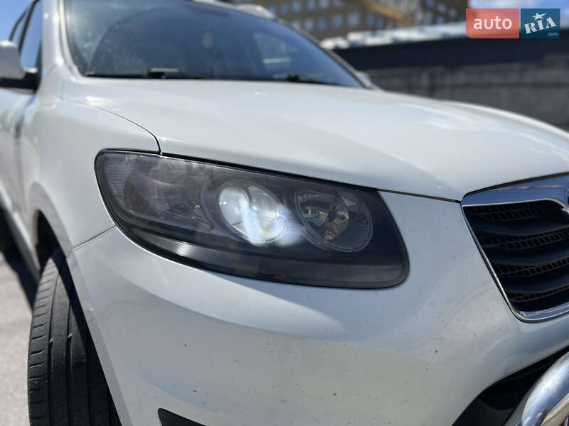 Внедорожник / Кроссовер Hyundai Santa FE 2010 в Киеве
