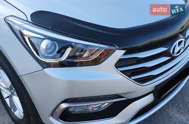 Внедорожник / Кроссовер Hyundai Santa FE 2016 в 