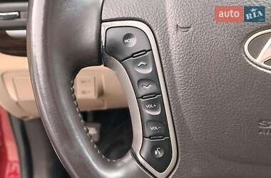 Внедорожник / Кроссовер Hyundai Santa FE 2012 в 