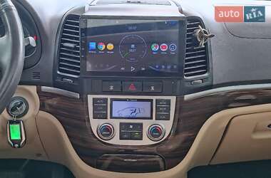 Внедорожник / Кроссовер Hyundai Santa FE 2012 в 