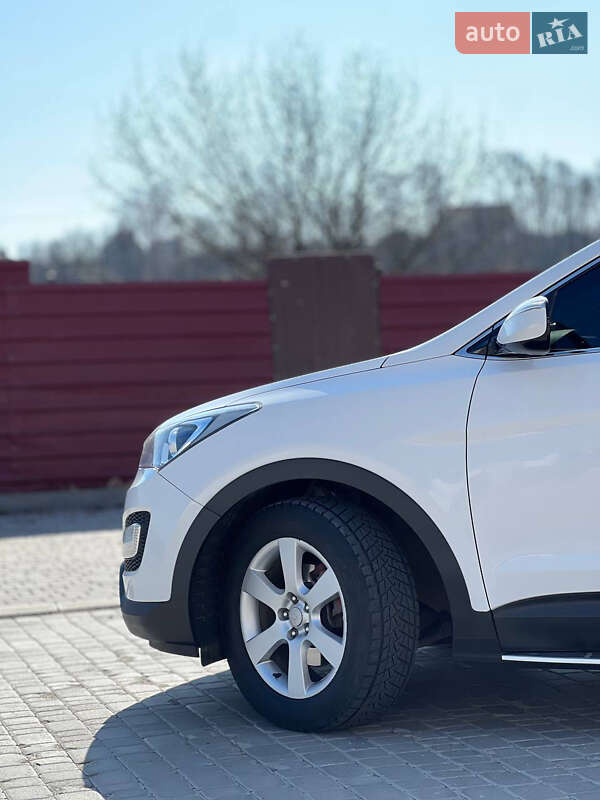 Внедорожник / Кроссовер Hyundai Santa FE 2012 в Виннице
