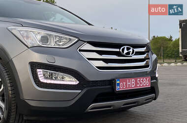 Внедорожник / Кроссовер Hyundai Santa FE 2014 в 