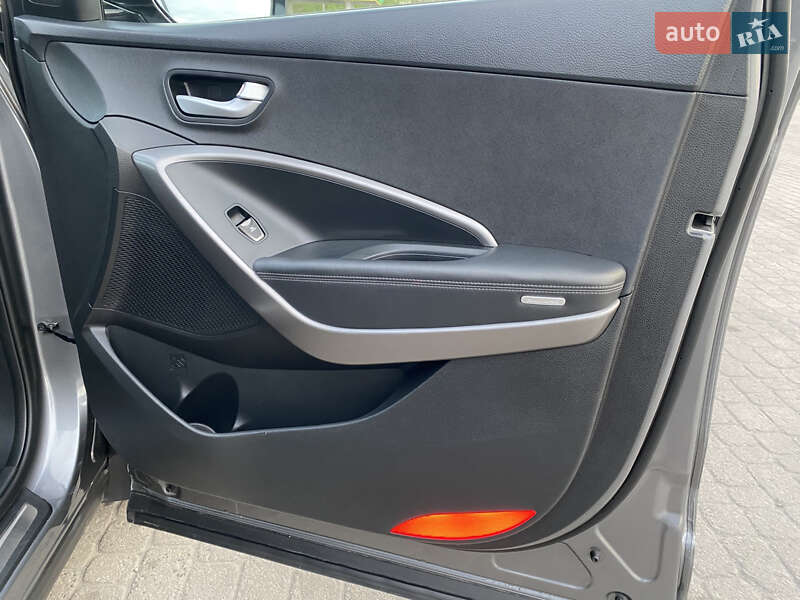Позашляховик / Кросовер Hyundai Santa FE 2014 в Радивиліві