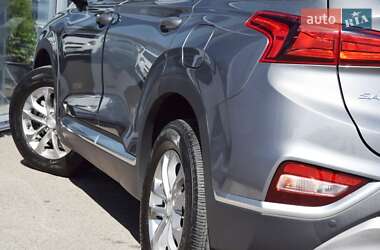 Внедорожник / Кроссовер Hyundai Santa FE 2019 в 