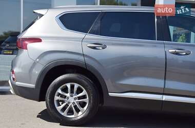 Внедорожник / Кроссовер Hyundai Santa FE 2019 в 