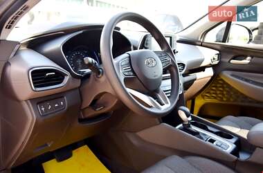 Внедорожник / Кроссовер Hyundai Santa FE 2019 в 