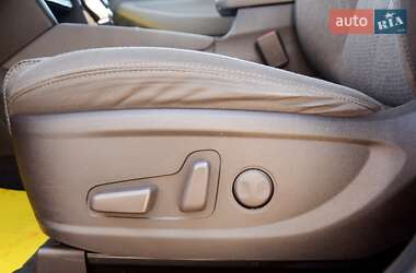 Внедорожник / Кроссовер Hyundai Santa FE 2019 в 