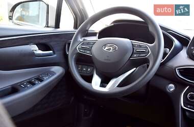 Внедорожник / Кроссовер Hyundai Santa FE 2019 в 