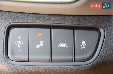 Внедорожник / Кроссовер Hyundai Santa FE 2019 в 